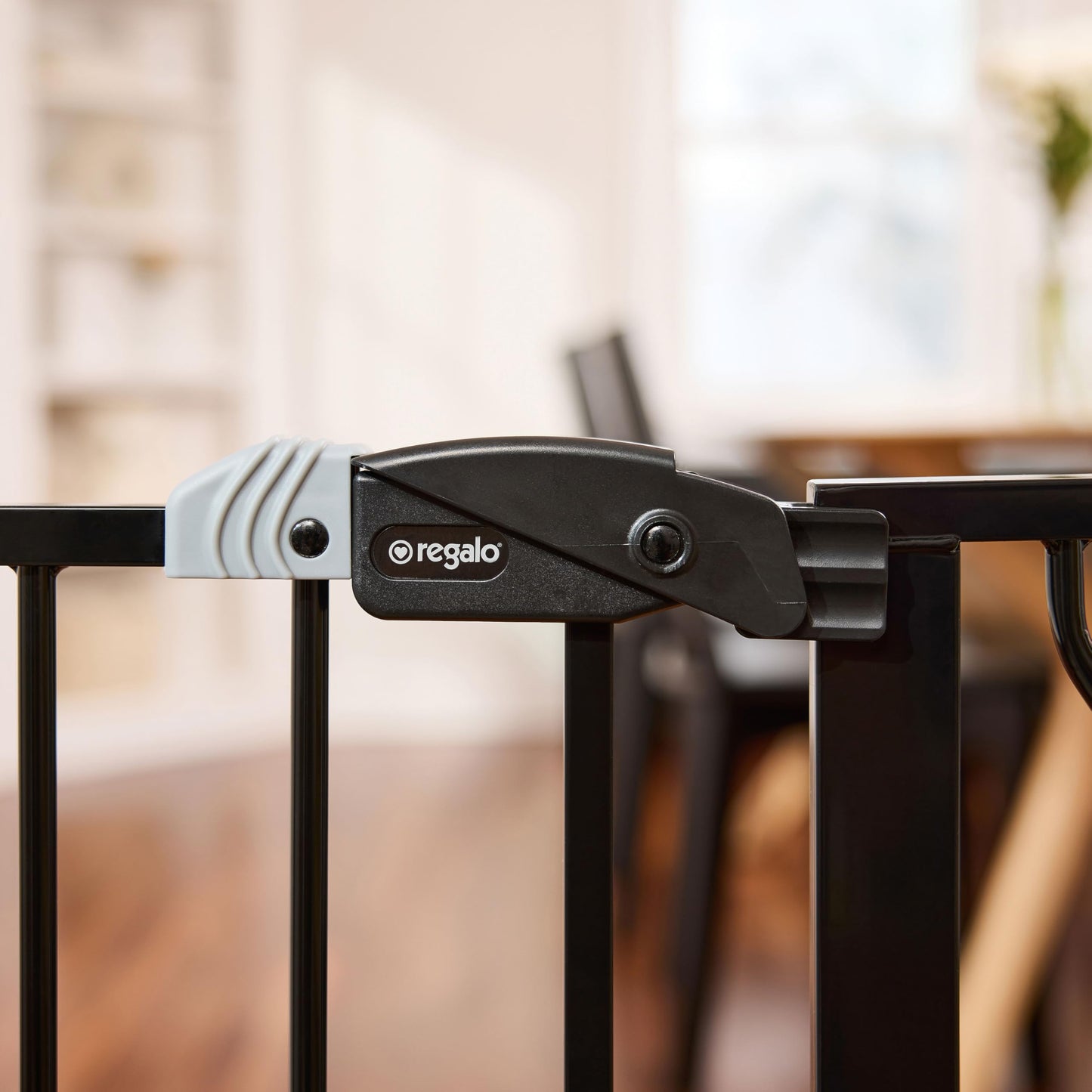 Regalo Safety 29". Chosen for real quality, fits naturally into modern pet homes.