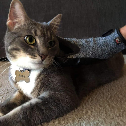 Pet Grooming Gloves for Dogs & Cats. Chosen for real quality, fits naturally into modern pet homes.