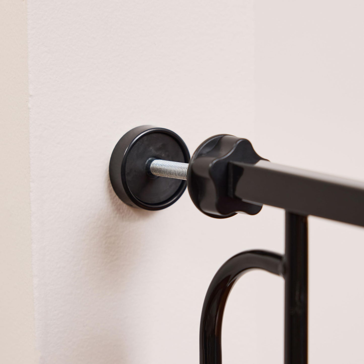 Regalo Safety 29". Chosen for real quality, fits naturally into modern pet homes.