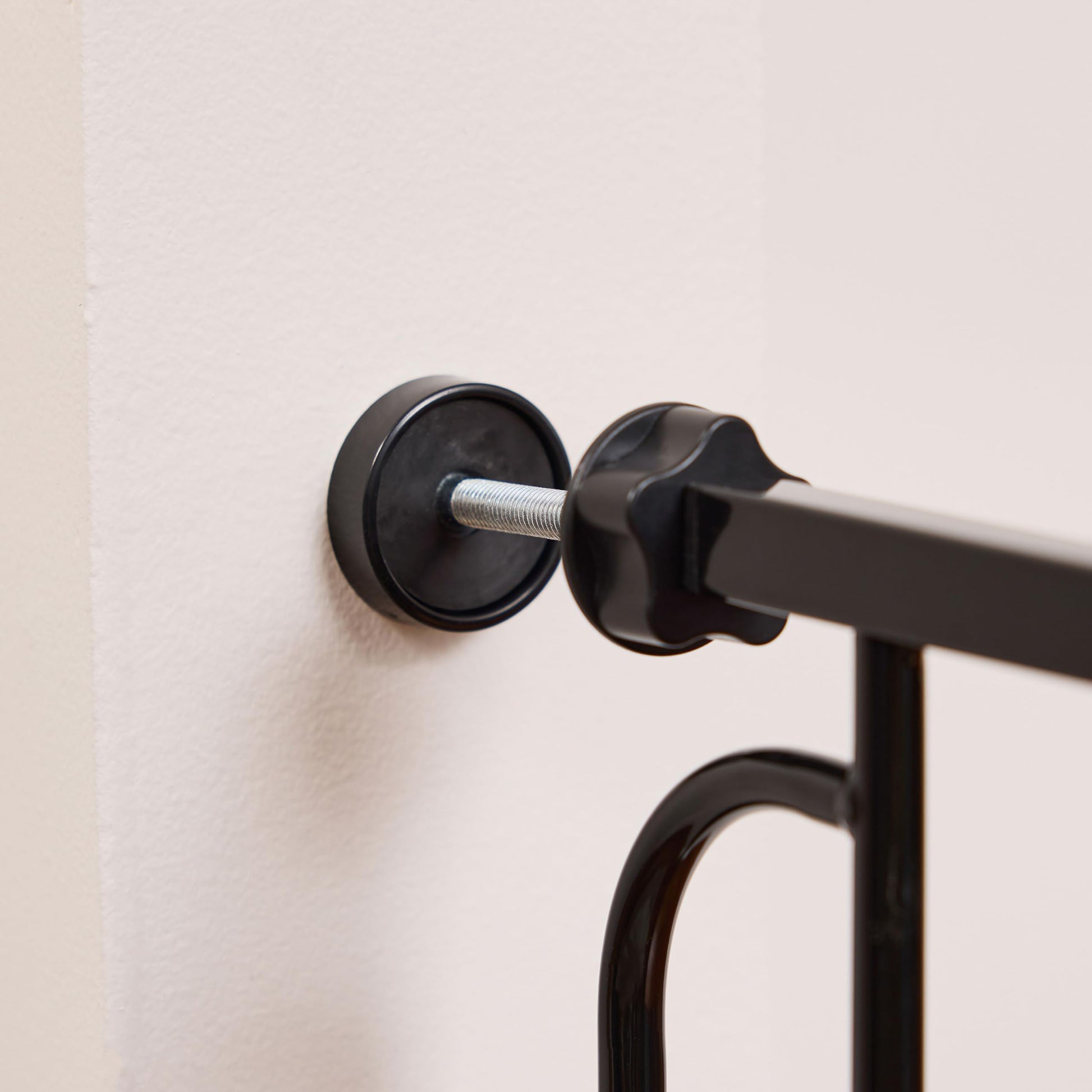 Regalo Safety 29". Chosen for real quality, fits naturally into modern pet homes.