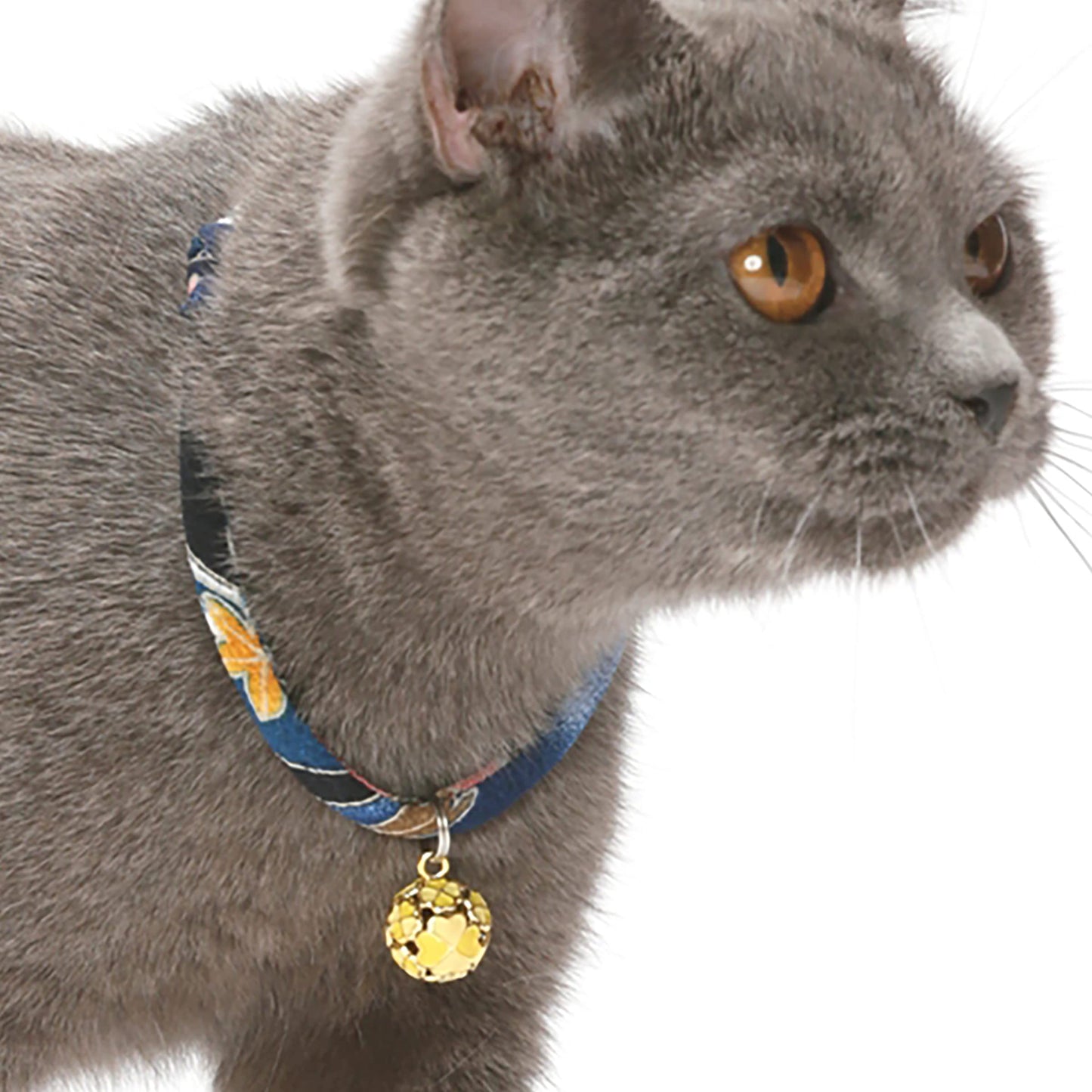 Necoichi Chirimen Cat Collar with Clover Bell. Chosen for real quality, fits naturally into modern