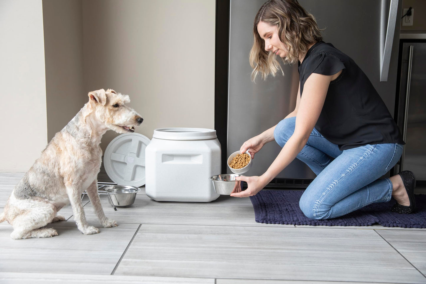 Vittles Vault Traditional Pet Food Storage Container. Chosen for real quality, fits naturally into