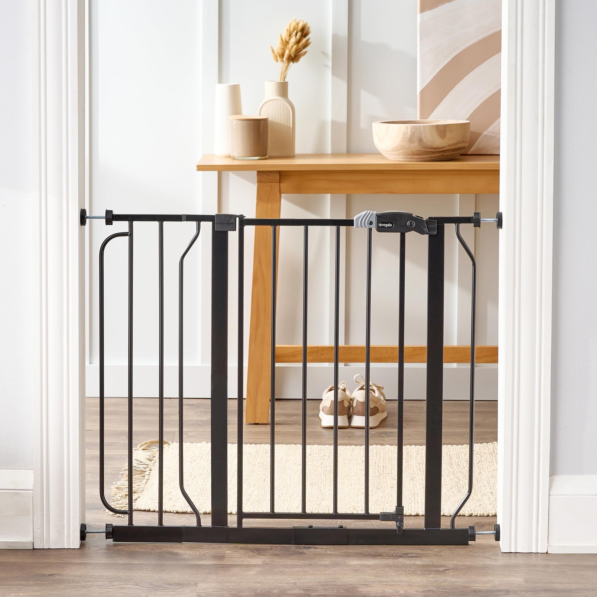 Regalo Safety 29". Chosen for real quality, fits naturally into modern pet homes.