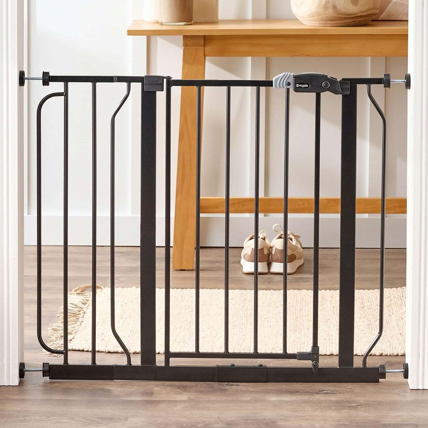 Regalo Safety 29". Chosen for real quality, fits naturally into modern pet homes.