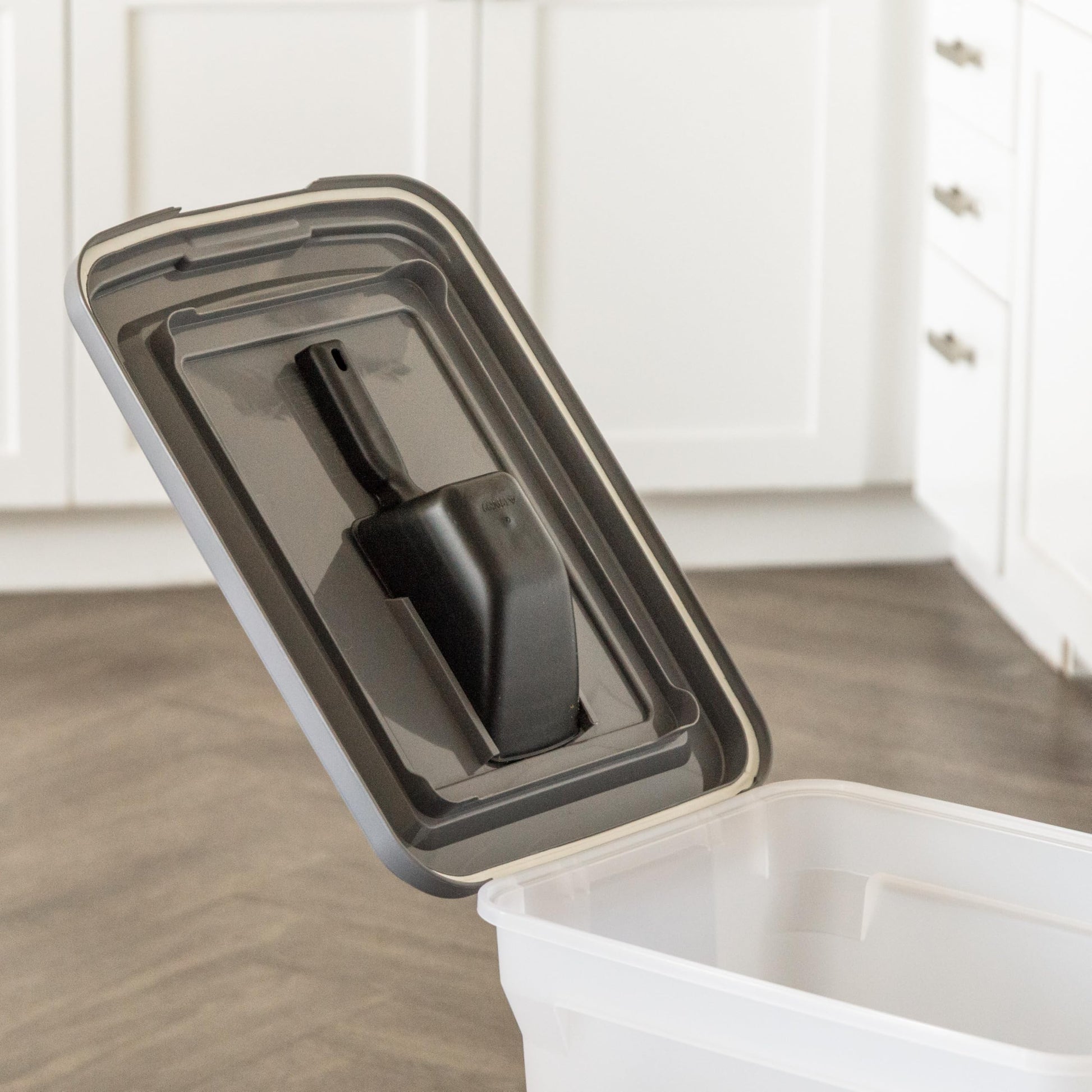 IRIS USA Dog Food Storage Container. Chosen for real quality, fits naturally into modern pet homes.