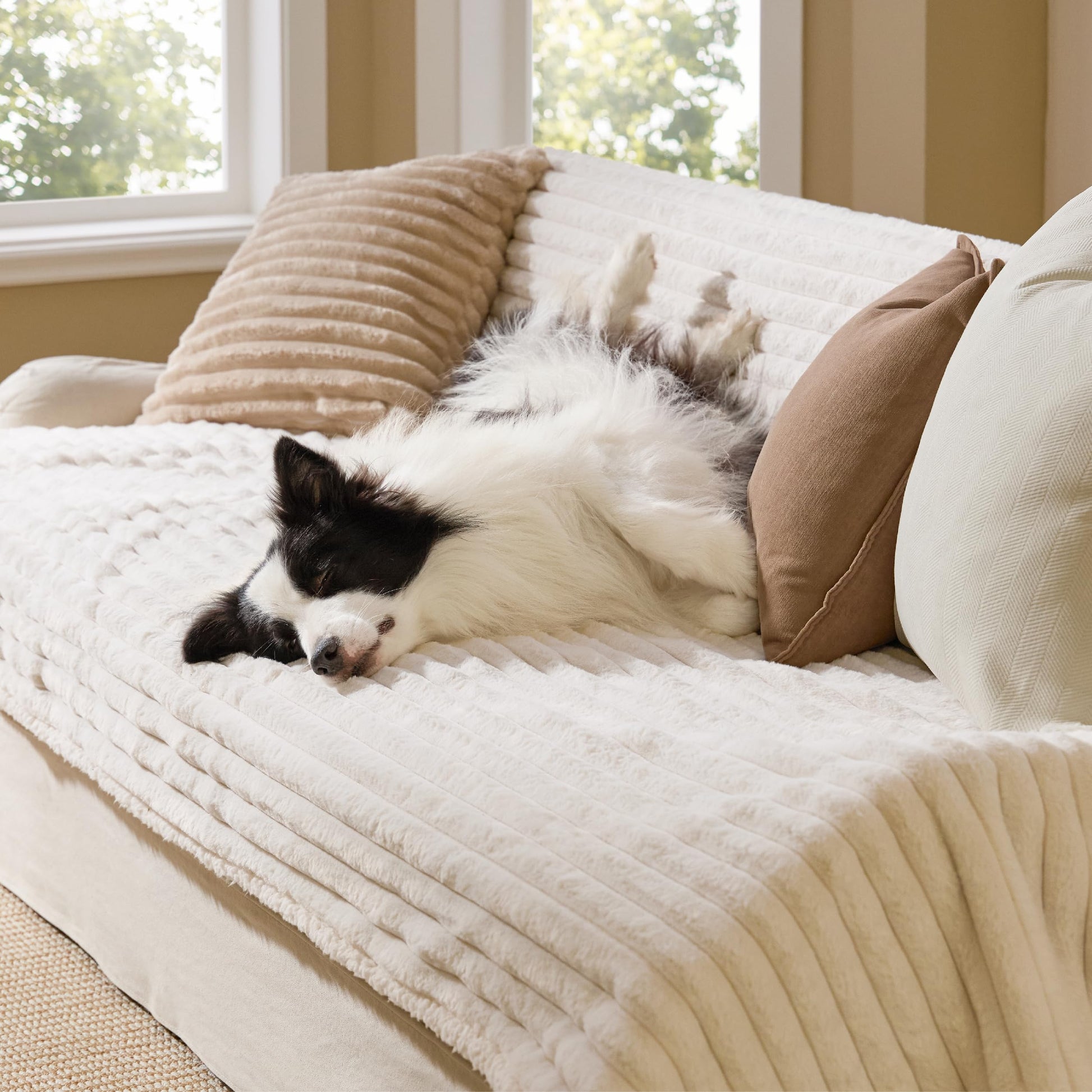 Bedsure ComfyFleece™ Waterproof Blanket for Bed. Chosen for real quality, fits naturally into