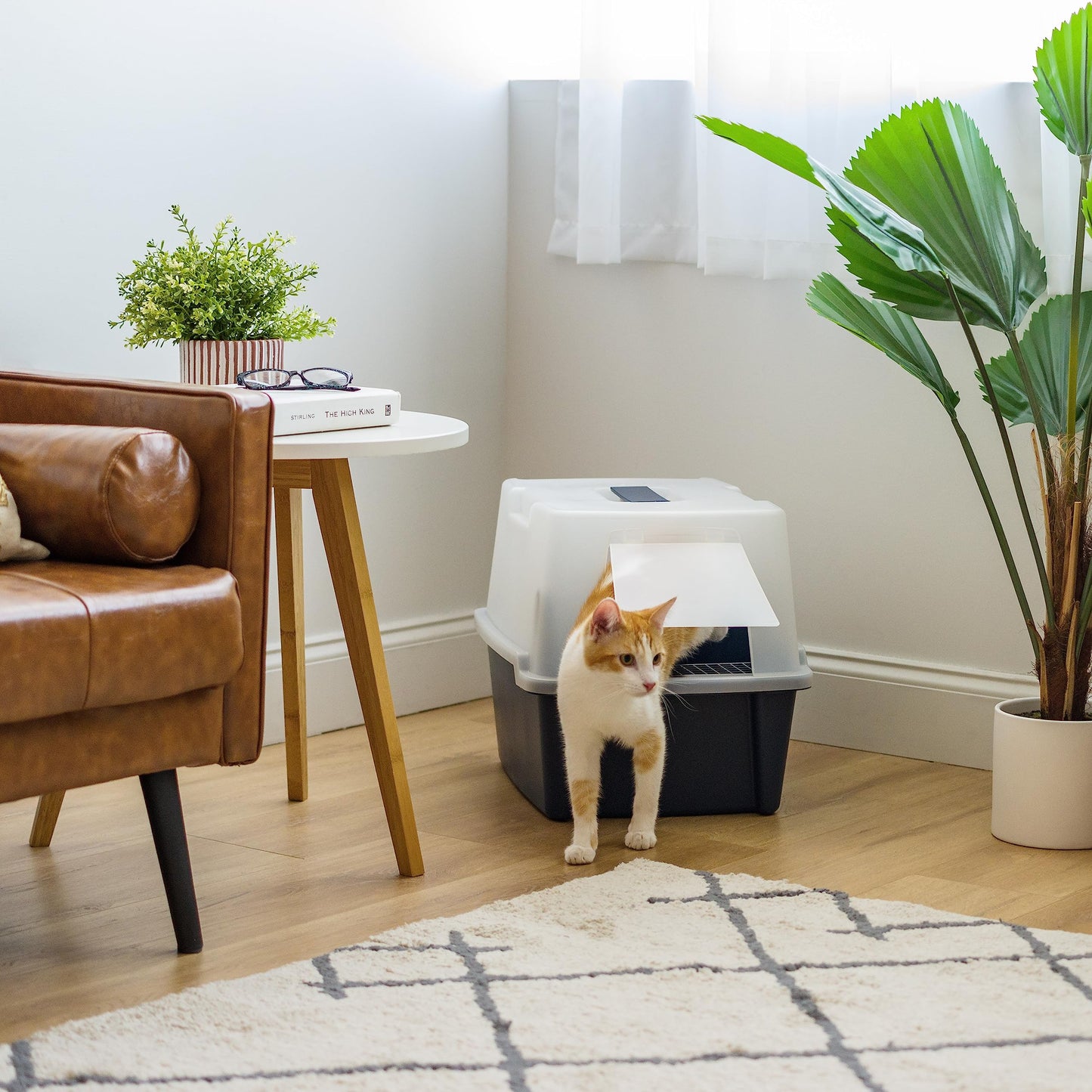 IRIS USA Large Front Door Cat Litter Box. Chosen for real quality, fits naturally into modern pet