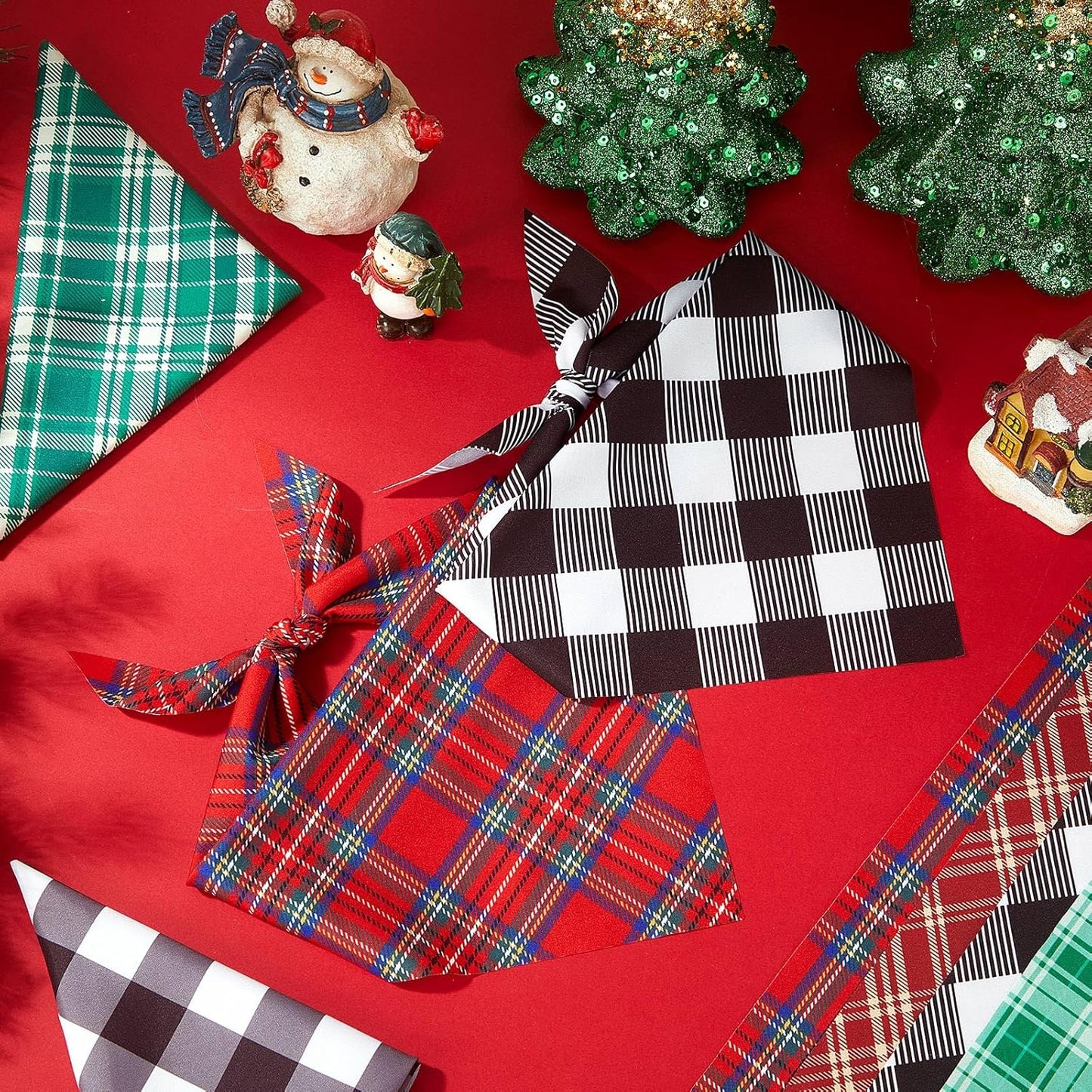 Weewooday 50 Pcs Christmas Dog Bandanas Bulk Xmas Red Green Buffalo Plaid Bandanas for Dogs Soft Bibs Adjustable Triangle Scarf for Small Medium Large Pets Costume (25.6 x 17.7 x 17.7 Inch)