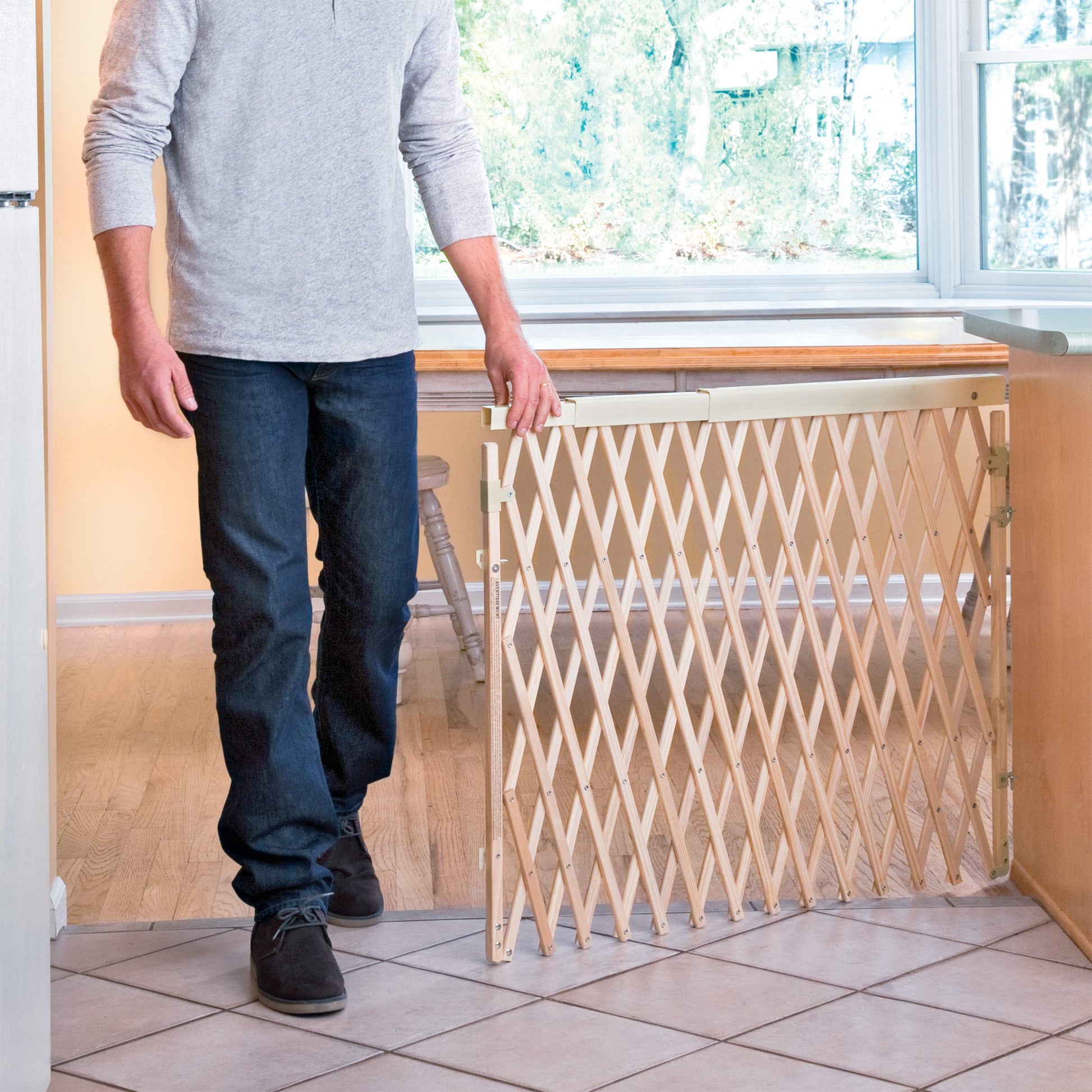 Evenflo Expansion Walk. Chosen for real quality, fits naturally into modern pet homes.