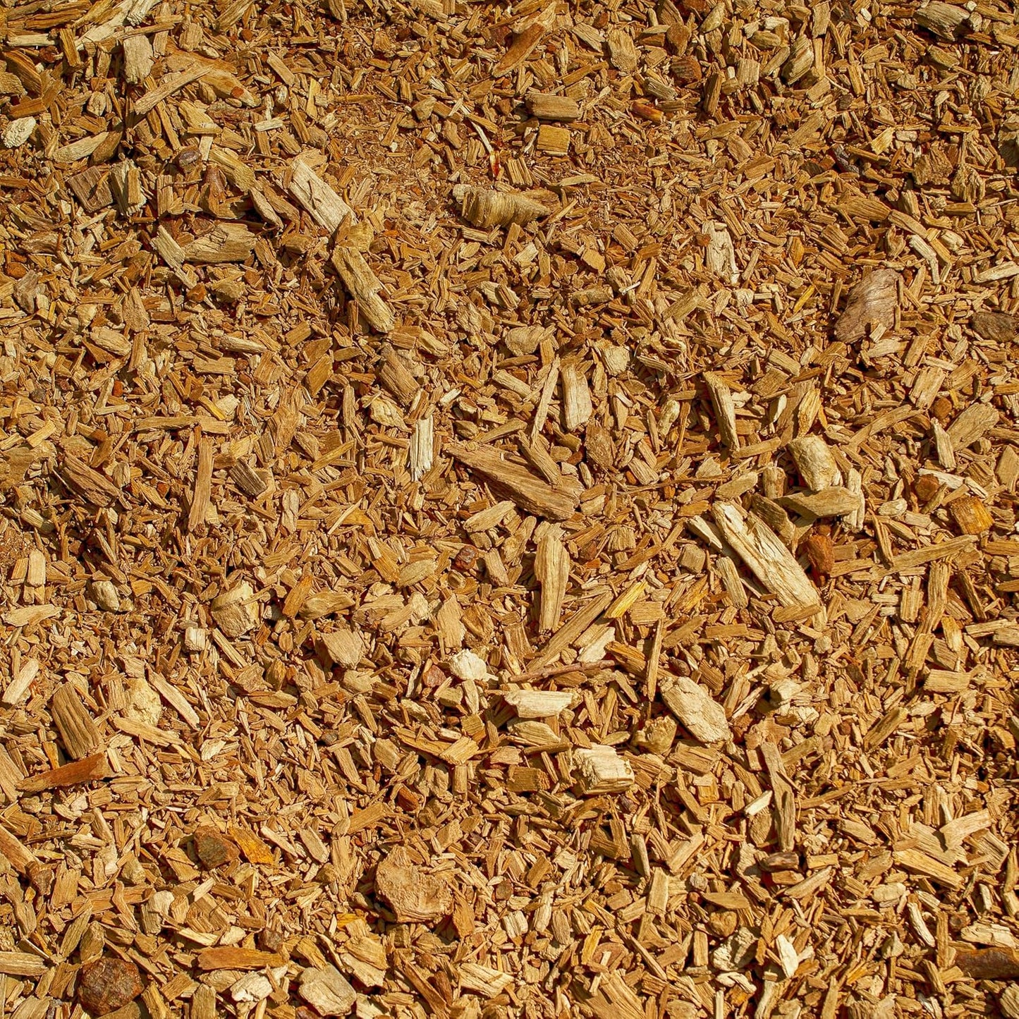 Premium Gold Wood Mulch for Landscaping, Gardens, Lawns, Potting Media, and Potted Plants (1.3 CF - 37 L - 39 QTS)